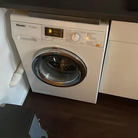 Apartment All-in-suites 2, Vollausgestattete 60qm, Zentral Am Hbf, U-bahn Zur Messe, Netflix, 100mbit Glasfaser
